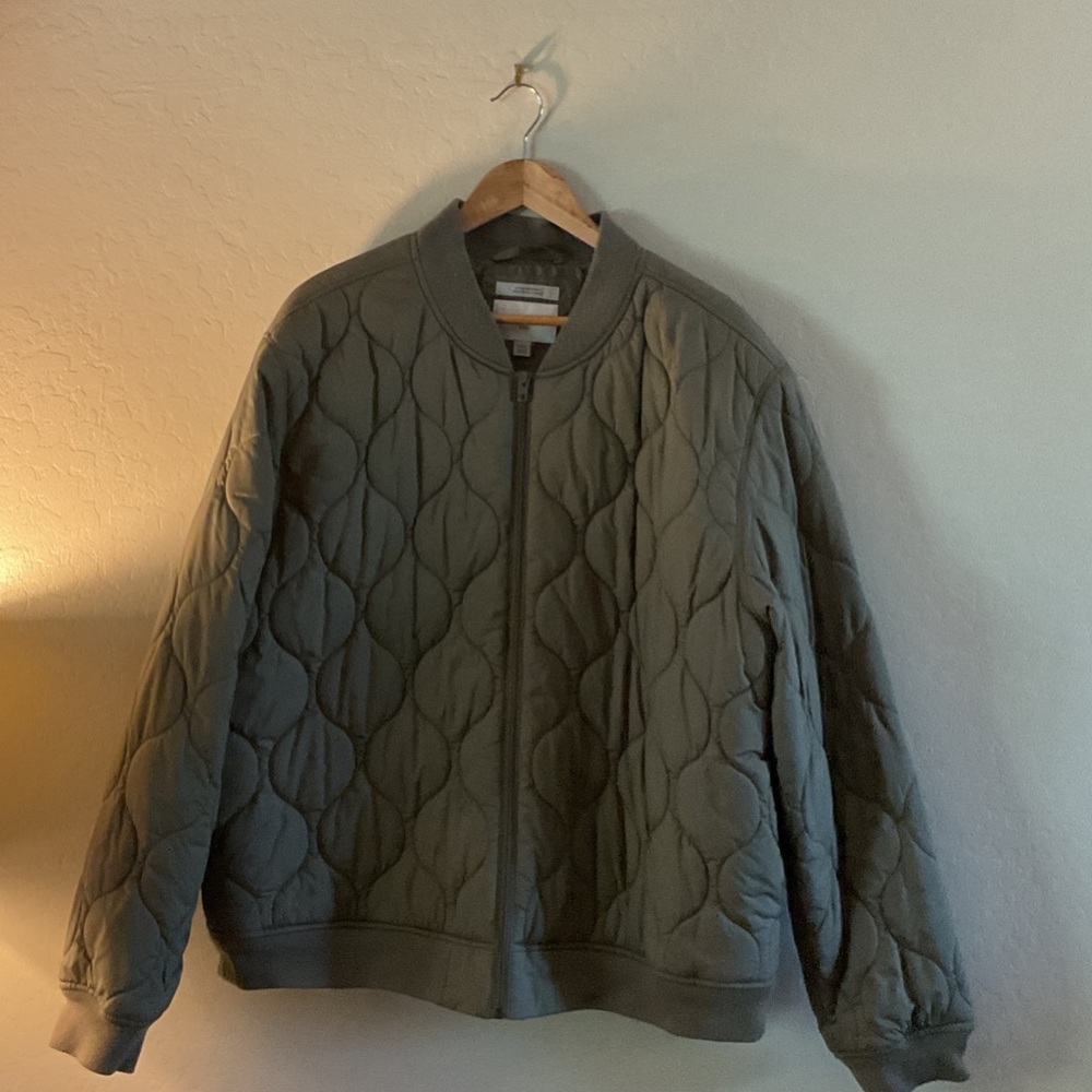 Men’s Quilted Bomber Jacket in Olive Green